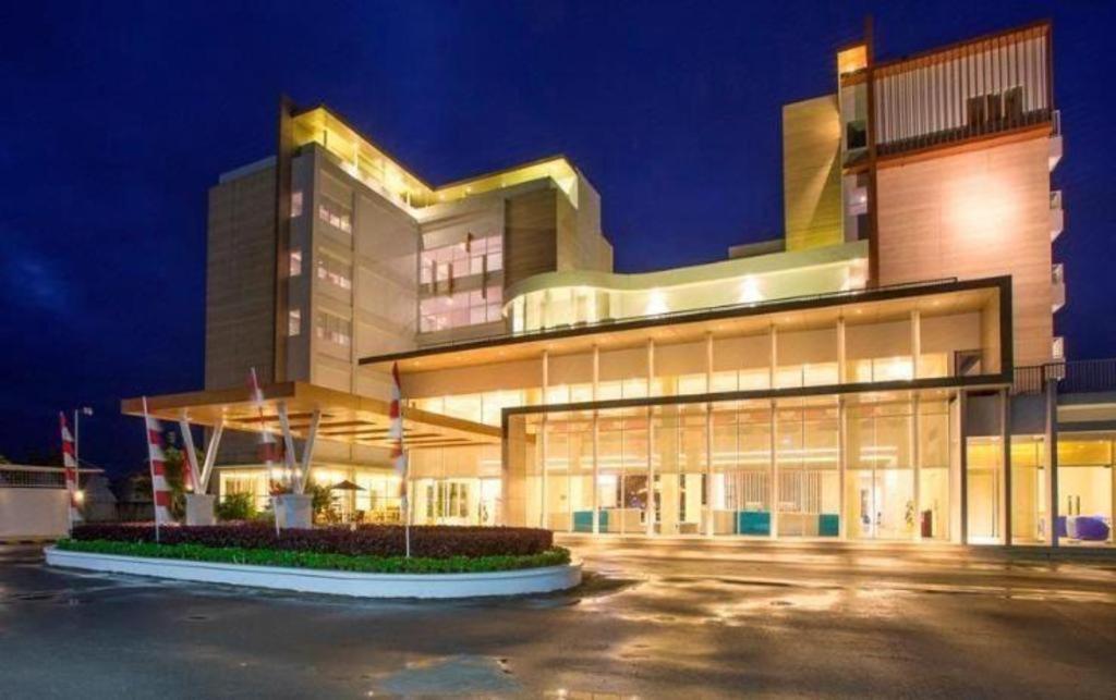 Horison Hotel Ultima Timika Exterior foto